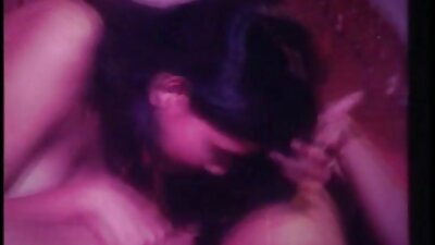 WEB CAM CUMMING COM UM VIZINHO ENQUANTO HUBBY DORME videos antigos de sexo