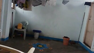 Dona Garcia se masturbando em seu apartamento depois de alimentar porno gratis antigos as crianças